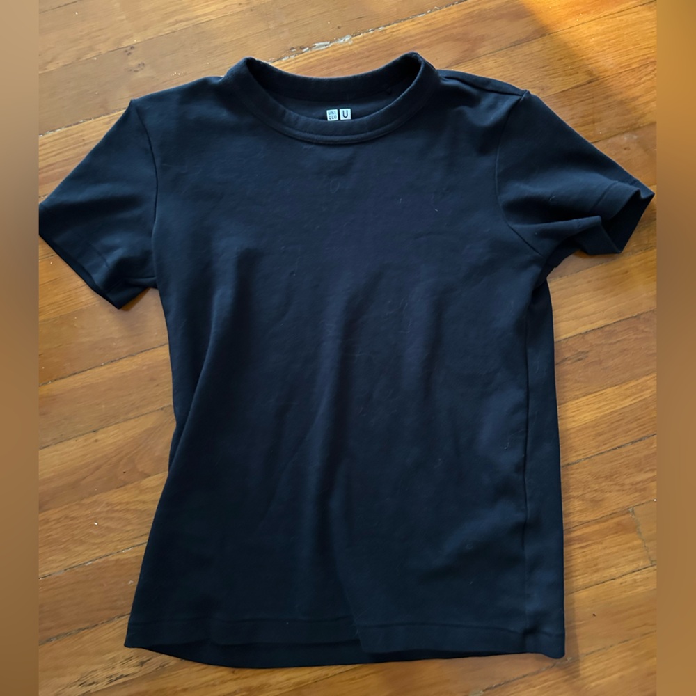 Uniqlo black crew neck tshirt 100% cotton